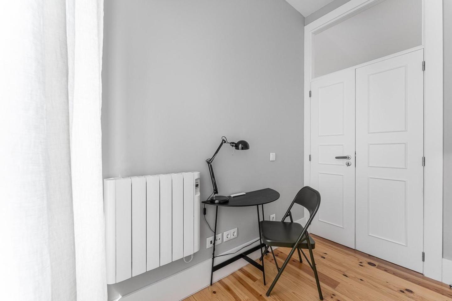 Guestready - Colorful Apt Near Agosto Station Porto Eksteriør billede