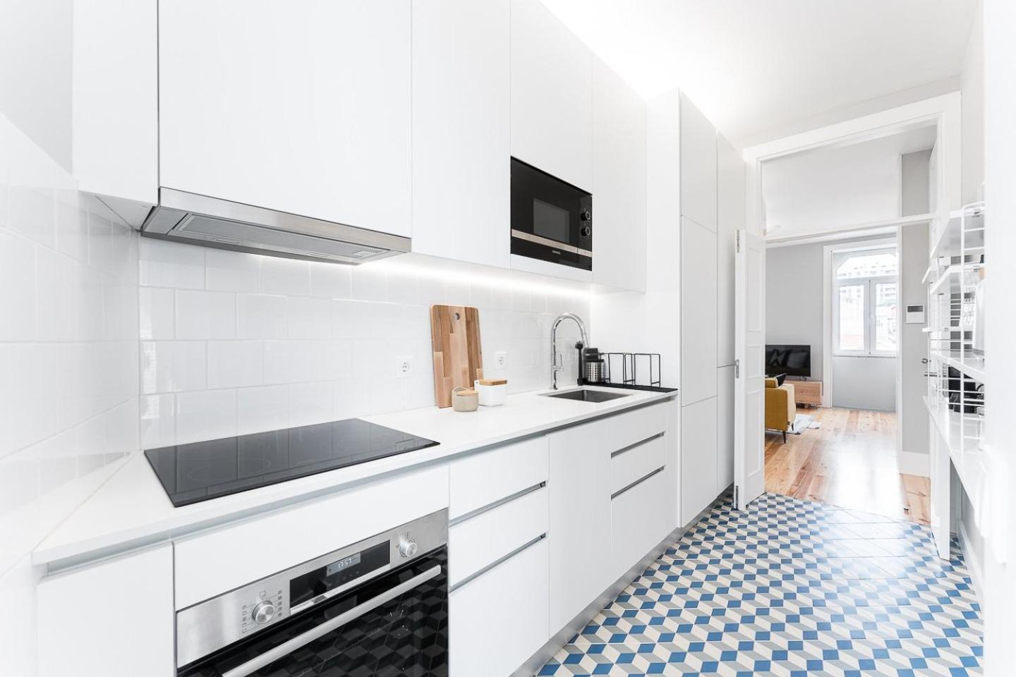 Guestready - Colorful Apt Near Agosto Station Porto Eksteriør billede