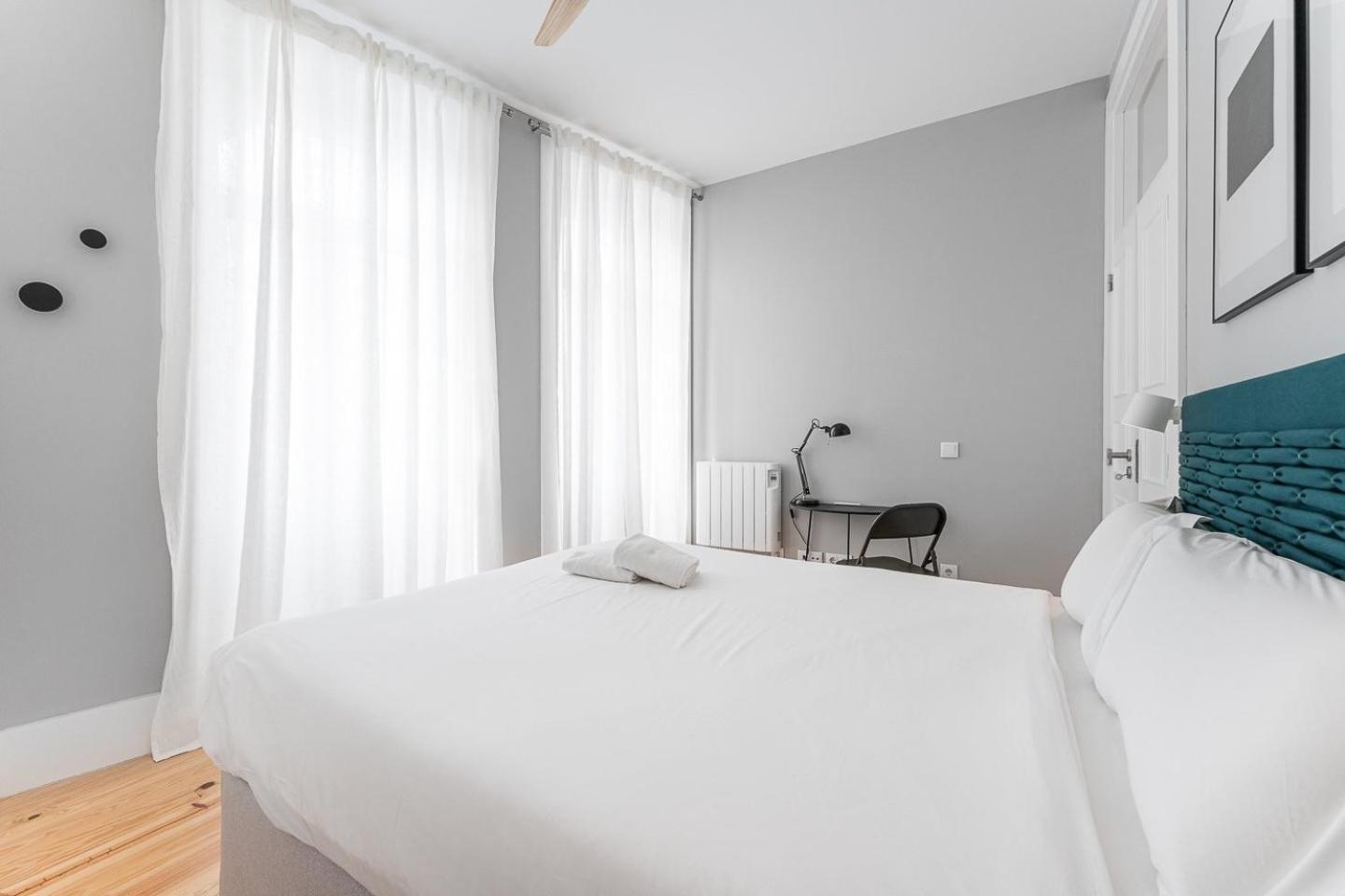 Guestready - Colorful Apt Near Agosto Station Porto Eksteriør billede